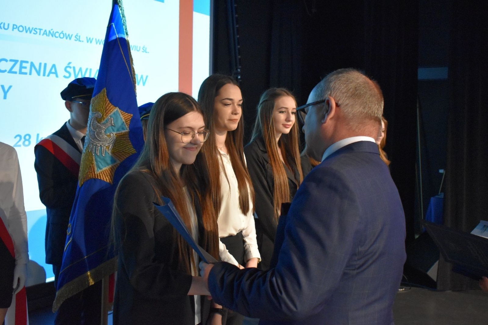 Zdjęcie w galerii na portalu naszwodzislaw.com: Wodzisławscy maturzyści odebrali świadectwa [FOTO] wiadomości z regionu