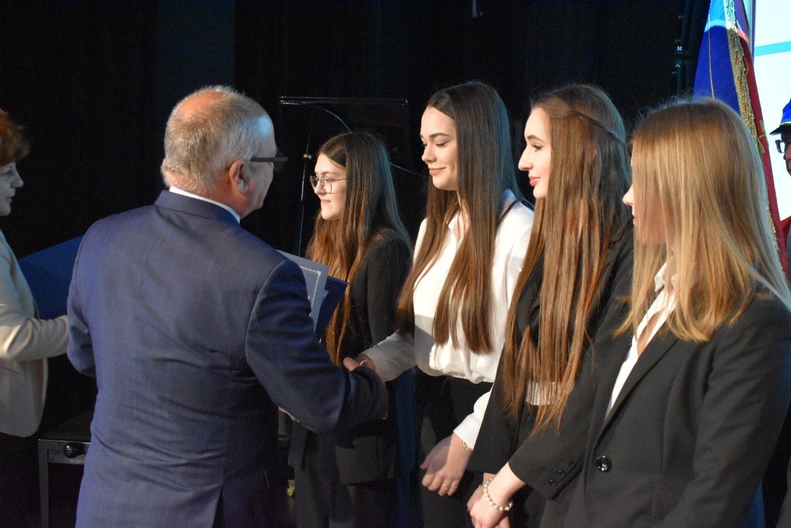 Zdjęcie w galerii na portalu naszwodzislaw.com: Wodzisławscy maturzyści odebrali świadectwa [FOTO] wiadomości z regionu