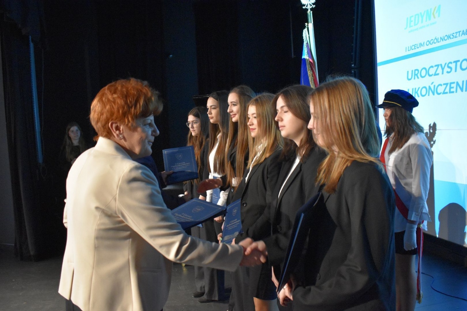 Zdjęcie w galerii na portalu naszwodzislaw.com: Wodzisławscy maturzyści odebrali świadectwa [FOTO] wiadomości z regionu