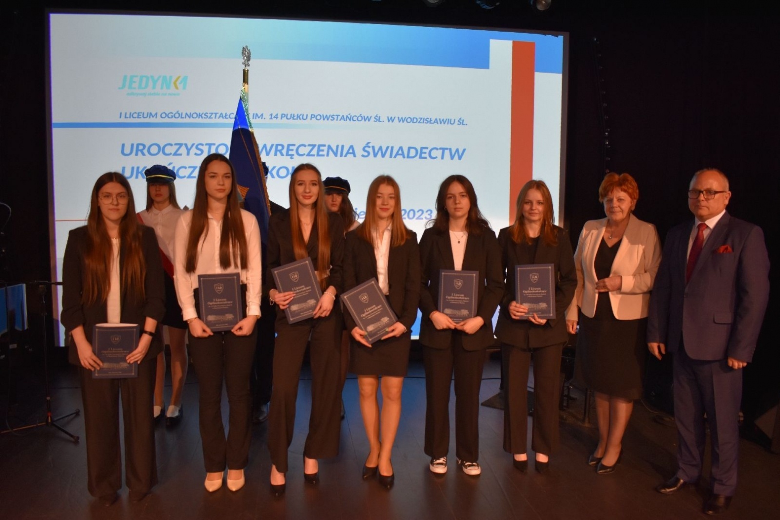 Zdjęcie w galerii na portalu naszwodzislaw.com: Wodzisławscy maturzyści odebrali świadectwa [FOTO] wiadomości z regionu