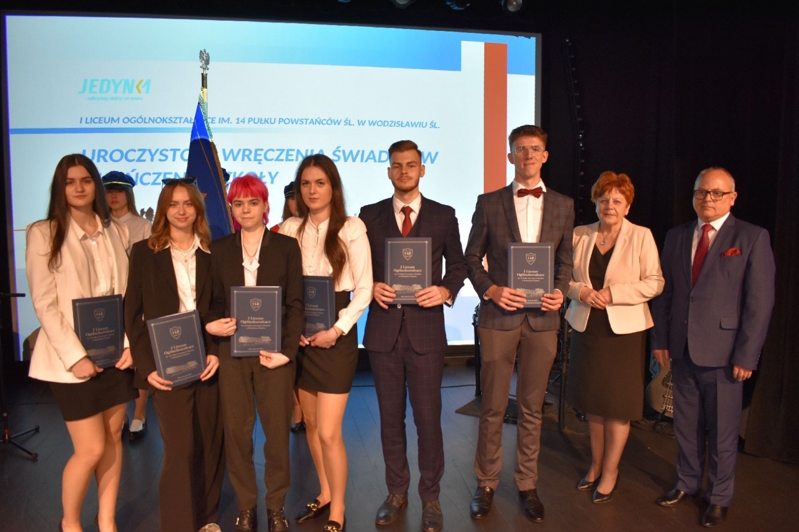 Zdjęcie w galerii na portalu naszwodzislaw.com: Wodzisławscy maturzyści odebrali świadectwa [FOTO] wiadomości z regionu