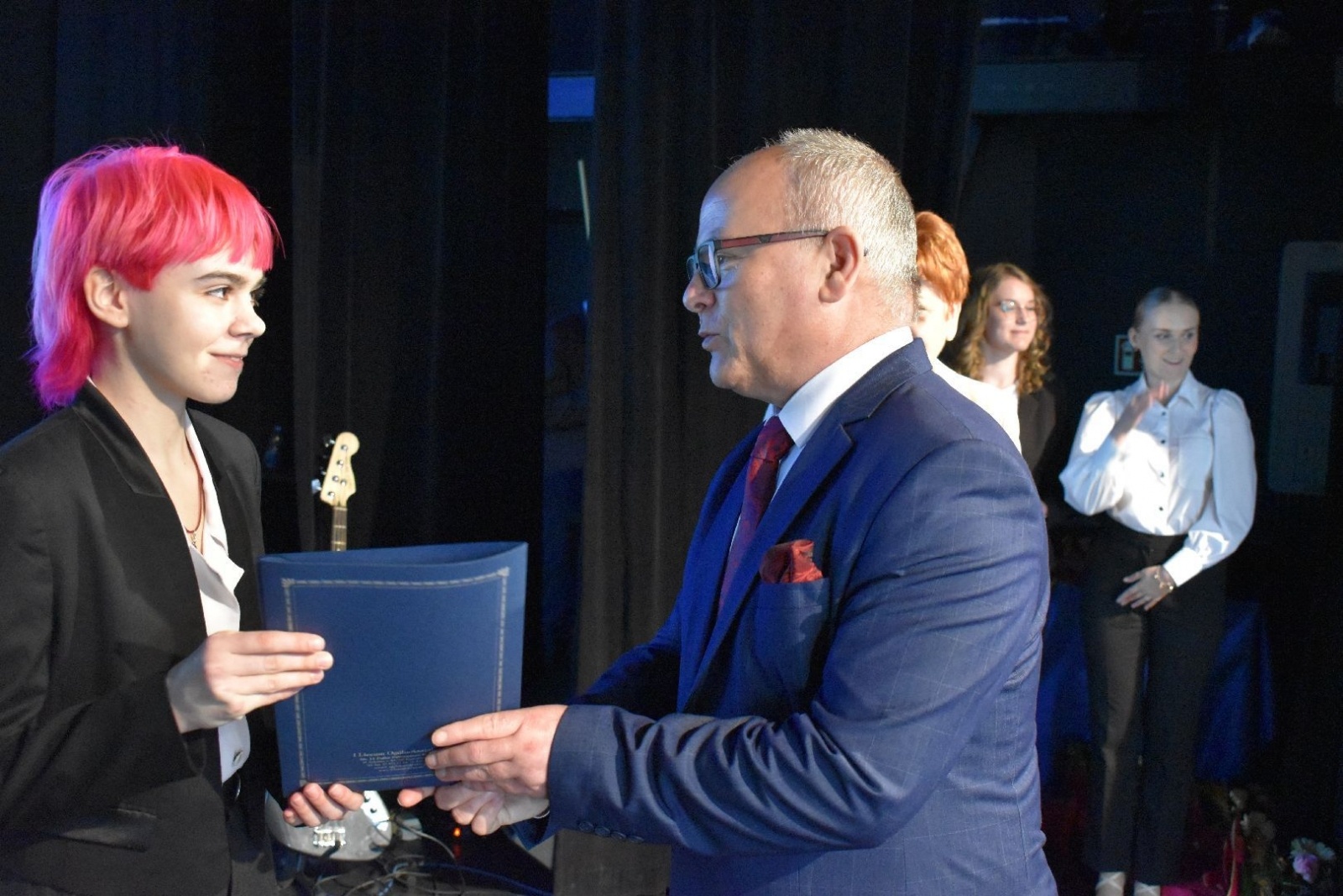 Zdjęcie w galerii na portalu naszwodzislaw.com: Wodzisławscy maturzyści odebrali świadectwa [FOTO] wiadomości z regionu