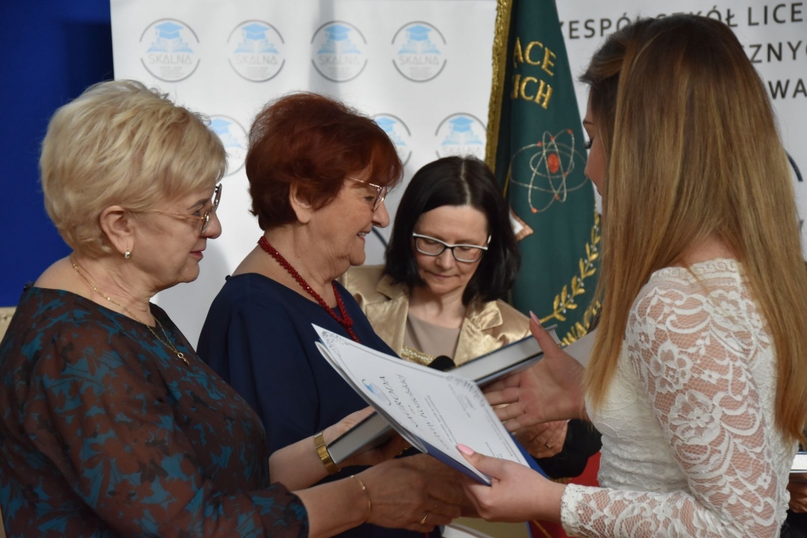 Zdjęcie w galerii na portalu naszwodzislaw.com: Wodzisławscy maturzyści odebrali świadectwa [FOTO] wiadomości z regionu