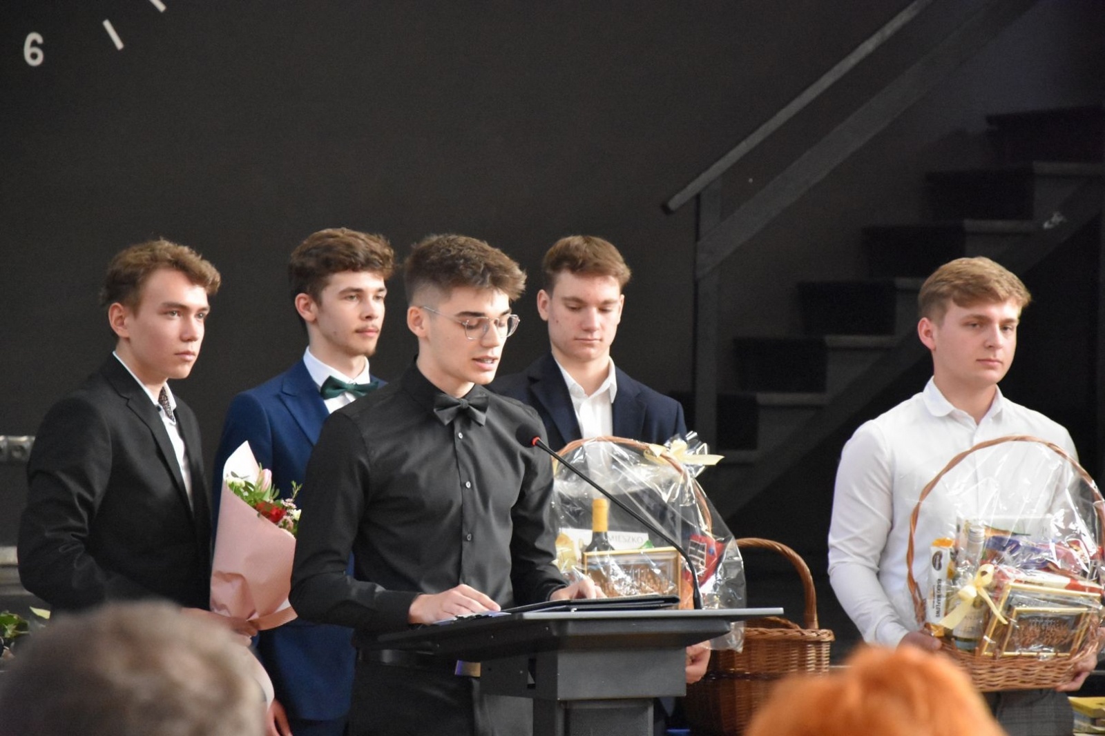 Zdjęcie w galerii na portalu naszwodzislaw.com: Wodzisławscy maturzyści odebrali świadectwa [FOTO] wiadomości z regionu