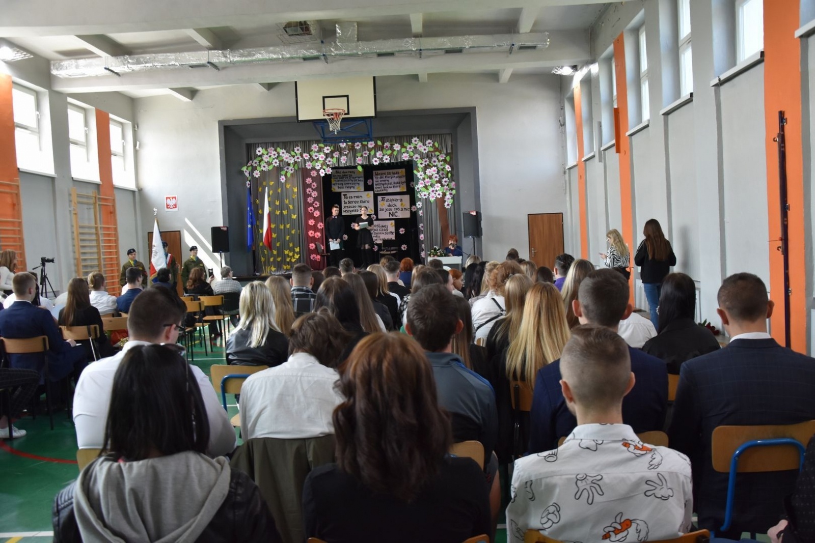 Zdjęcie w galerii na portalu naszwodzislaw.com: Wodzisławscy maturzyści odebrali świadectwa [FOTO] wiadomości z regionu