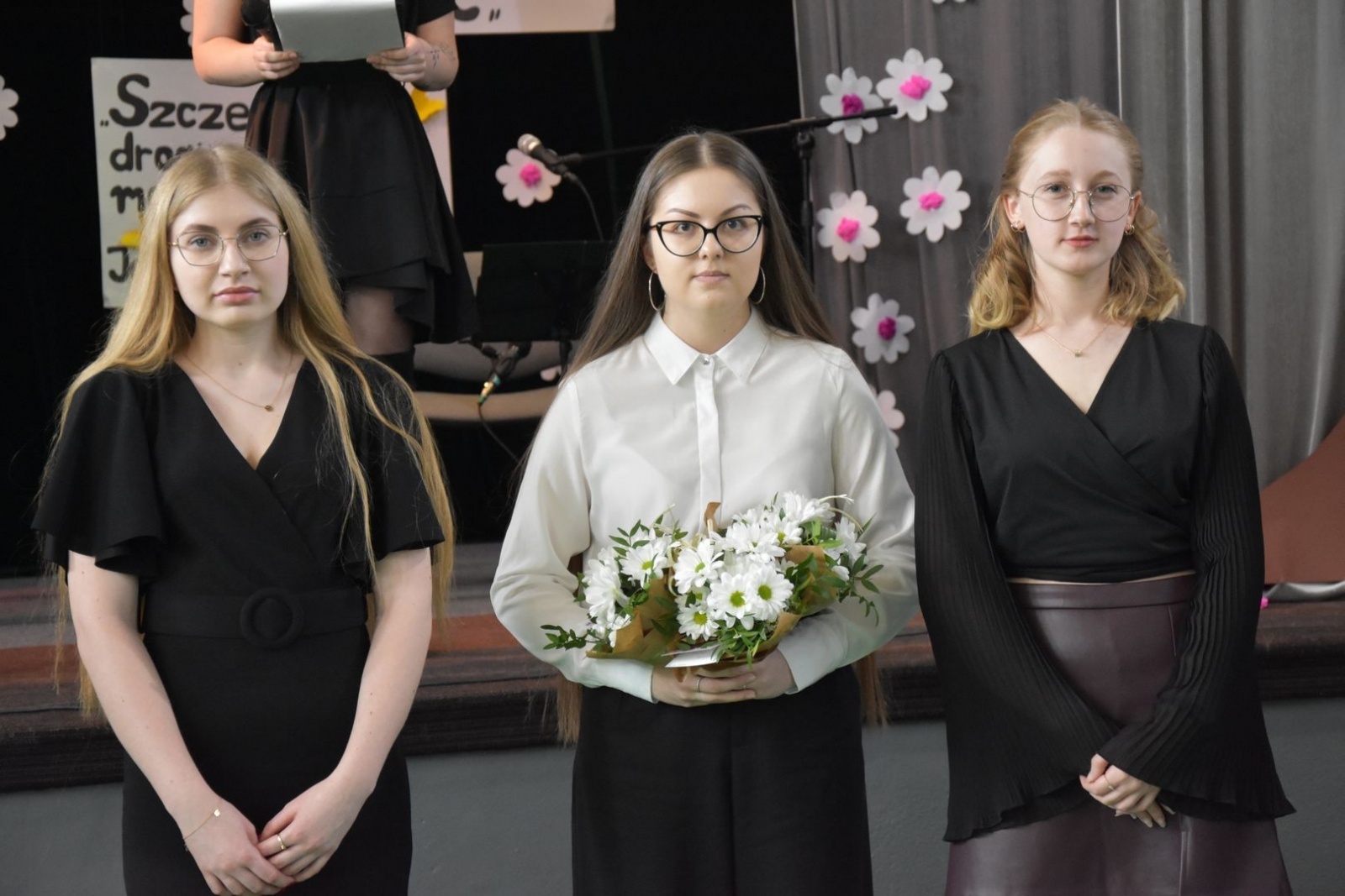 Zdjęcie w galerii na portalu naszwodzislaw.com: Wodzisławscy maturzyści odebrali świadectwa [FOTO] wiadomości z regionu