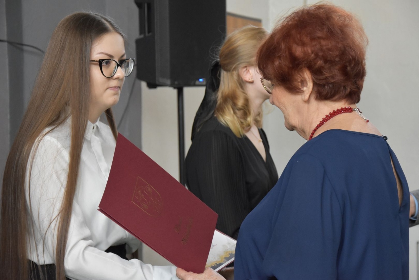 Zdjęcie w galerii na portalu naszwodzislaw.com: Wodzisławscy maturzyści odebrali świadectwa [FOTO] wiadomości z regionu