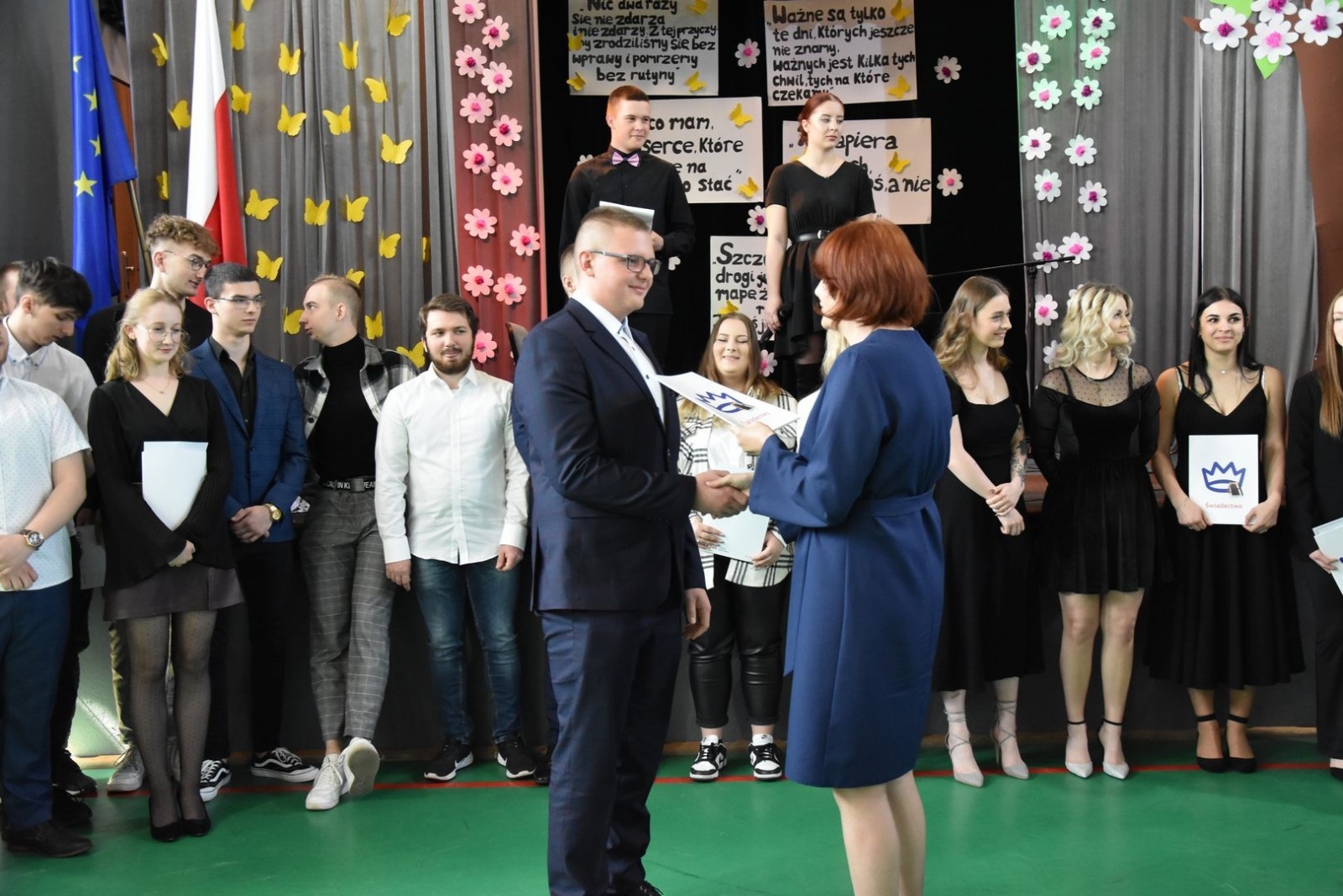 Zdjęcie w galerii na portalu naszwodzislaw.com: Wodzisławscy maturzyści odebrali świadectwa [FOTO] wiadomości z regionu