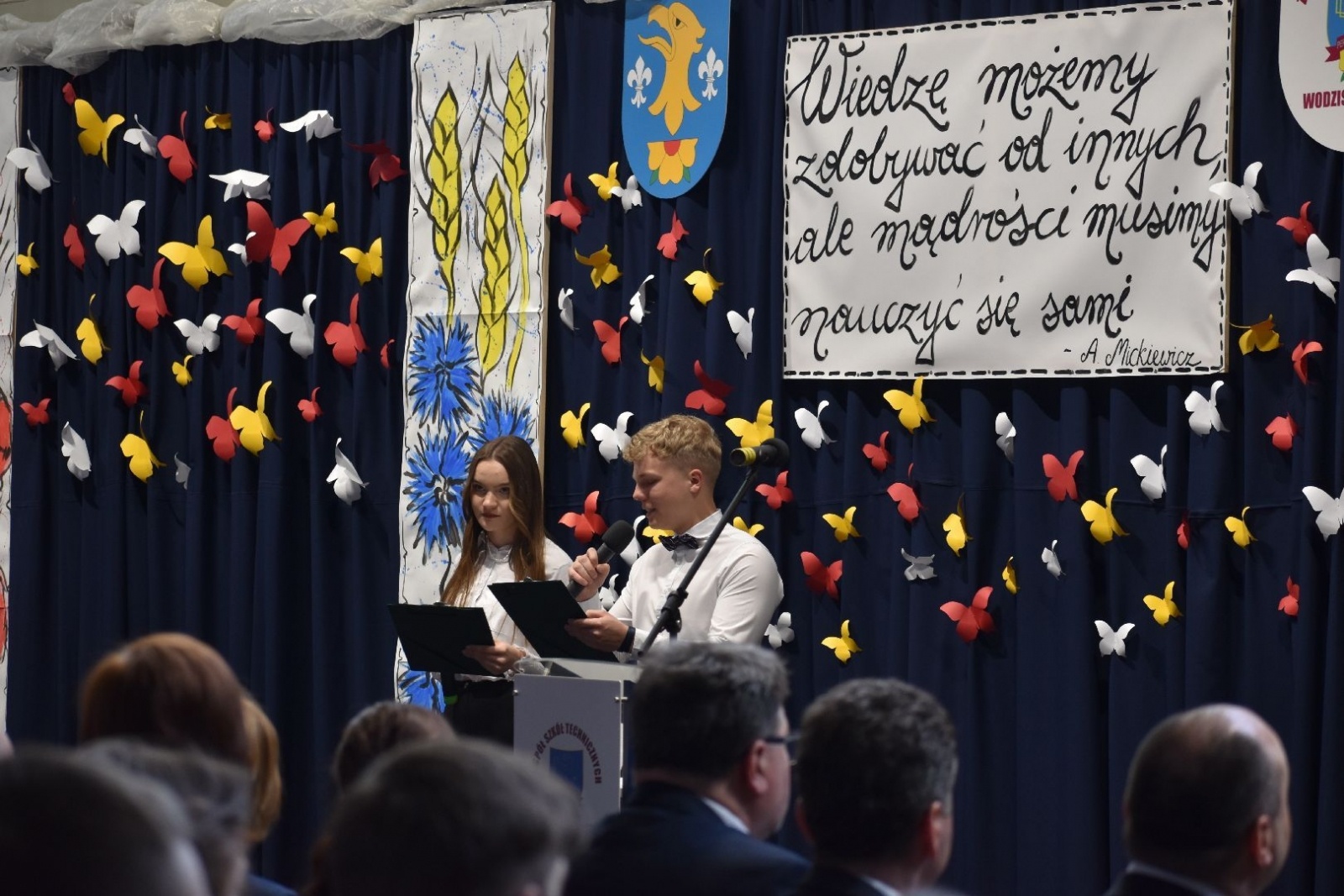 Zdjęcie w galerii na portalu naszwodzislaw.com: Wodzisławscy maturzyści odebrali świadectwa [FOTO] wiadomości z regionu