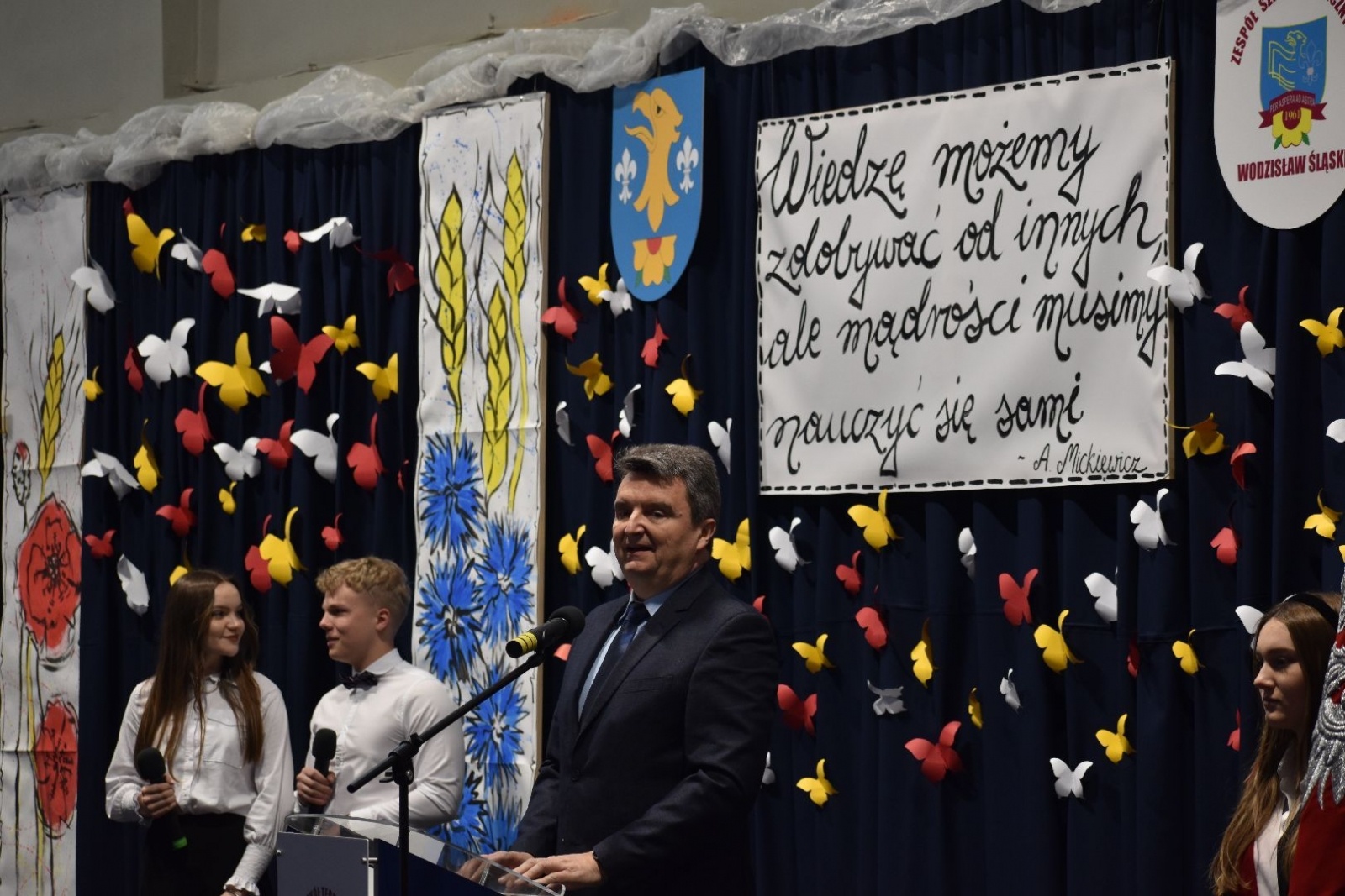 Zdjęcie w galerii na portalu naszwodzislaw.com: Wodzisławscy maturzyści odebrali świadectwa [FOTO] wiadomości z regionu