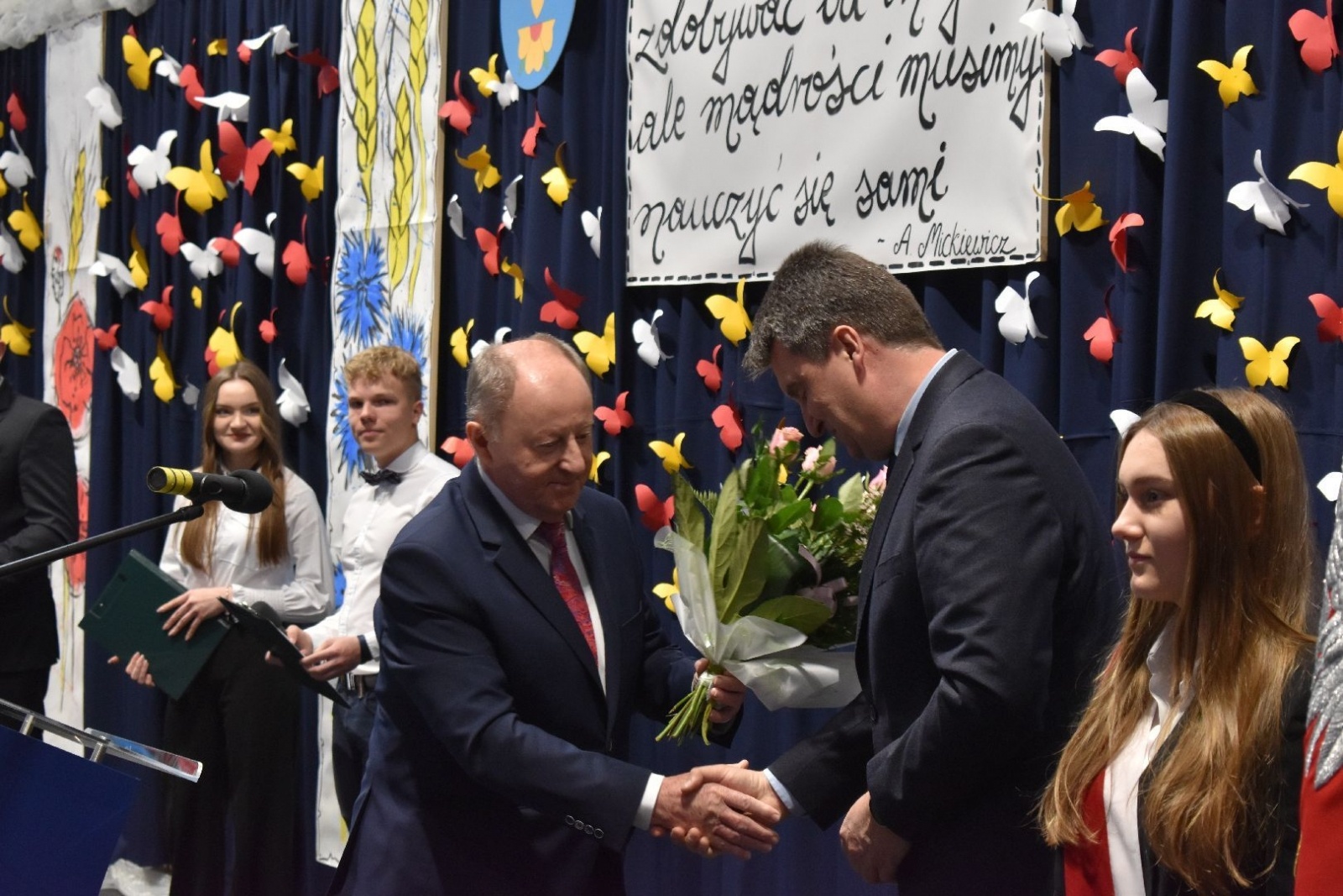 Zdjęcie w galerii na portalu naszwodzislaw.com: Wodzisławscy maturzyści odebrali świadectwa [FOTO] wiadomości z regionu