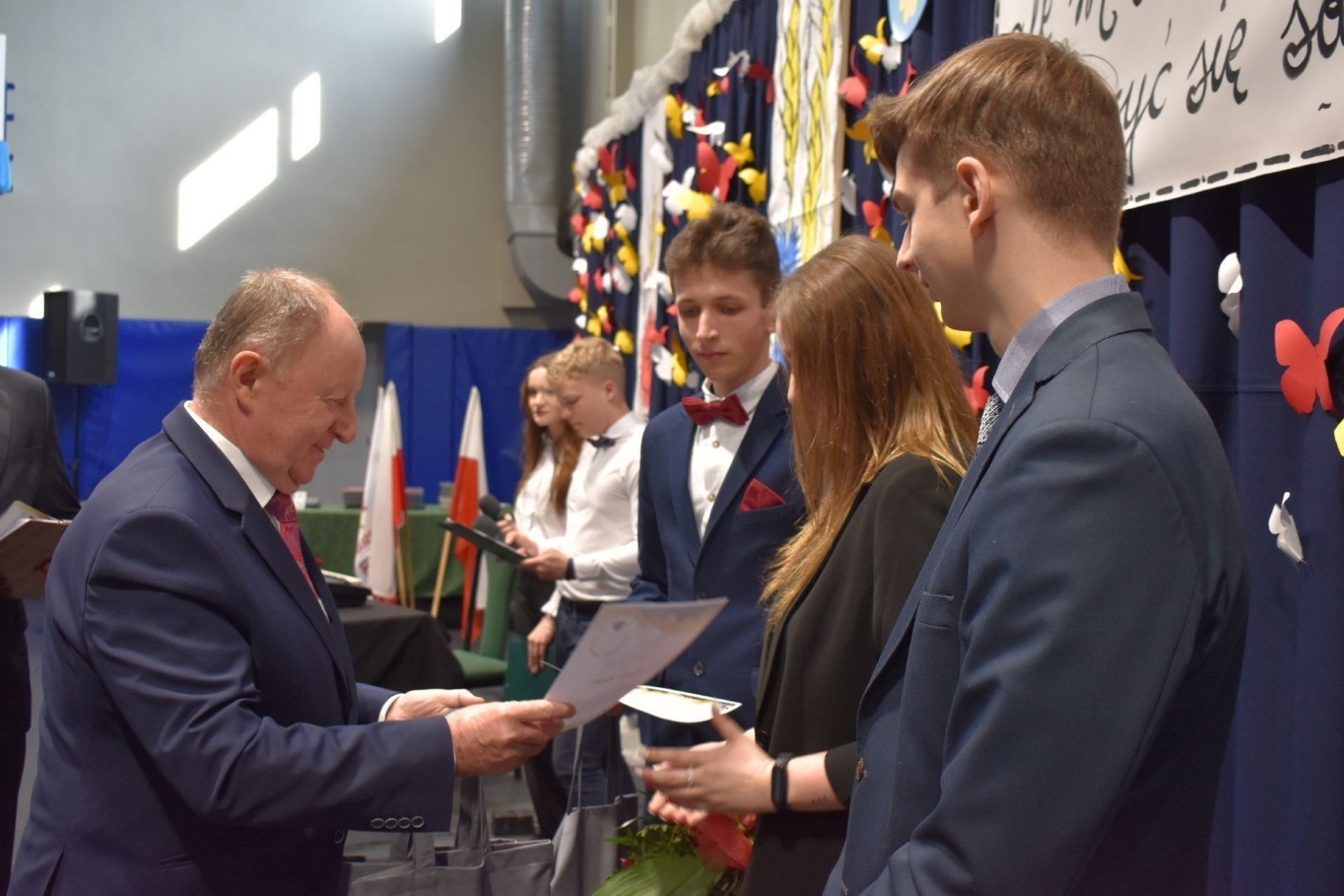 Zdjęcie w galerii na portalu naszwodzislaw.com: Wodzisławscy maturzyści odebrali świadectwa [FOTO] wiadomości z regionu