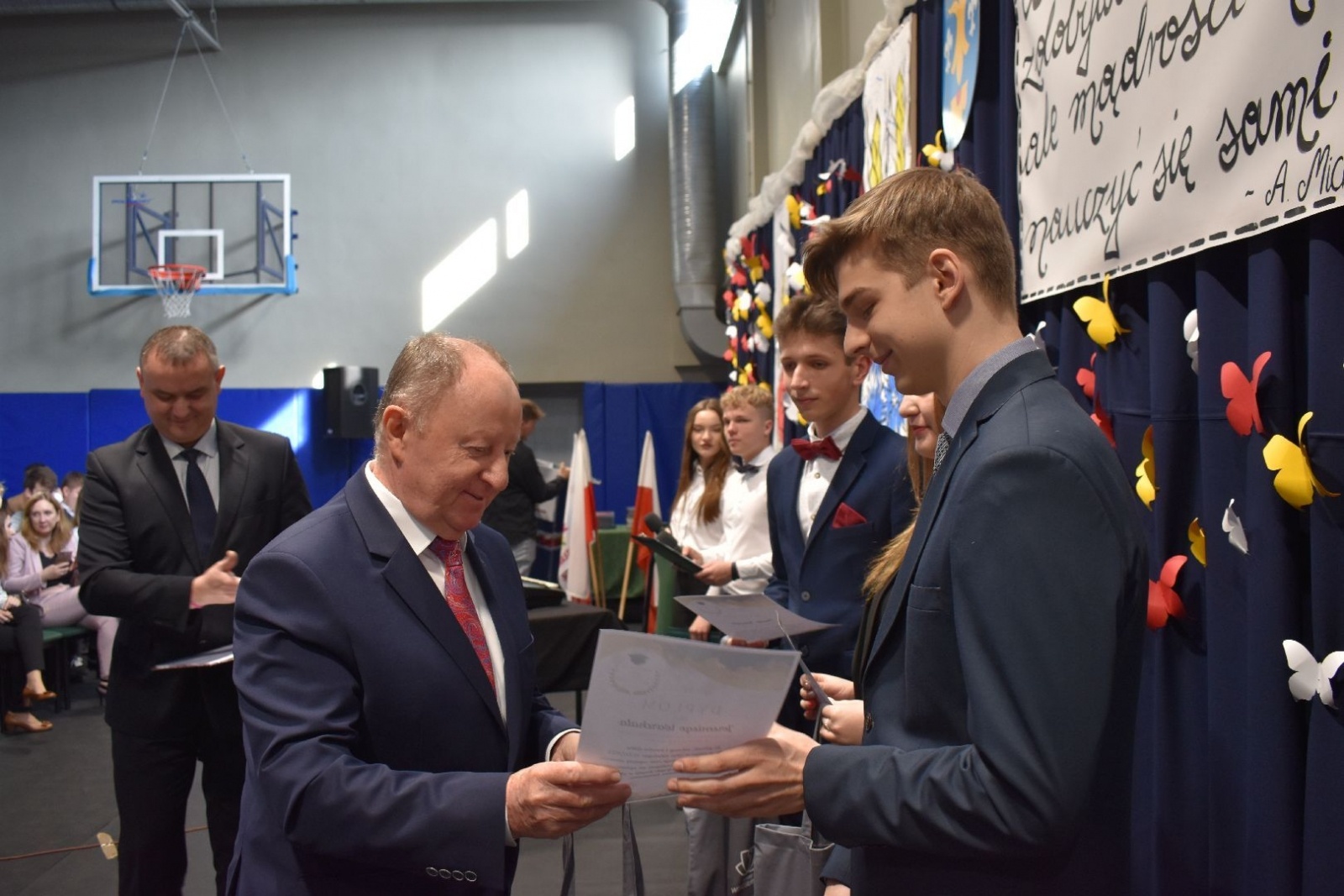 Zdjęcie w galerii na portalu naszwodzislaw.com: Wodzisławscy maturzyści odebrali świadectwa [FOTO] wiadomości z regionu