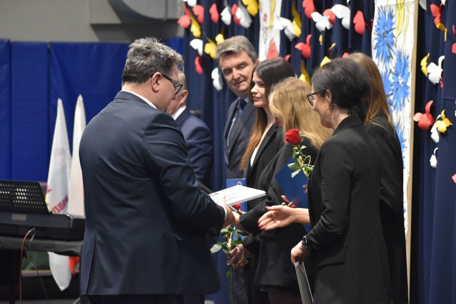 Zdjęcie w galerii na portalu naszwodzislaw.com: Wodzisławscy maturzyści odebrali świadectwa [FOTO] wiadomości z regionu