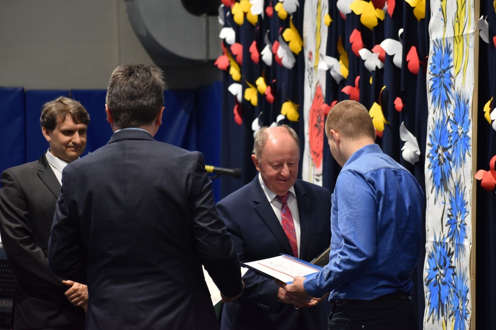 Zdjęcie w galerii na portalu naszwodzislaw.com: Wodzisławscy maturzyści odebrali świadectwa [FOTO] wiadomości z regionu