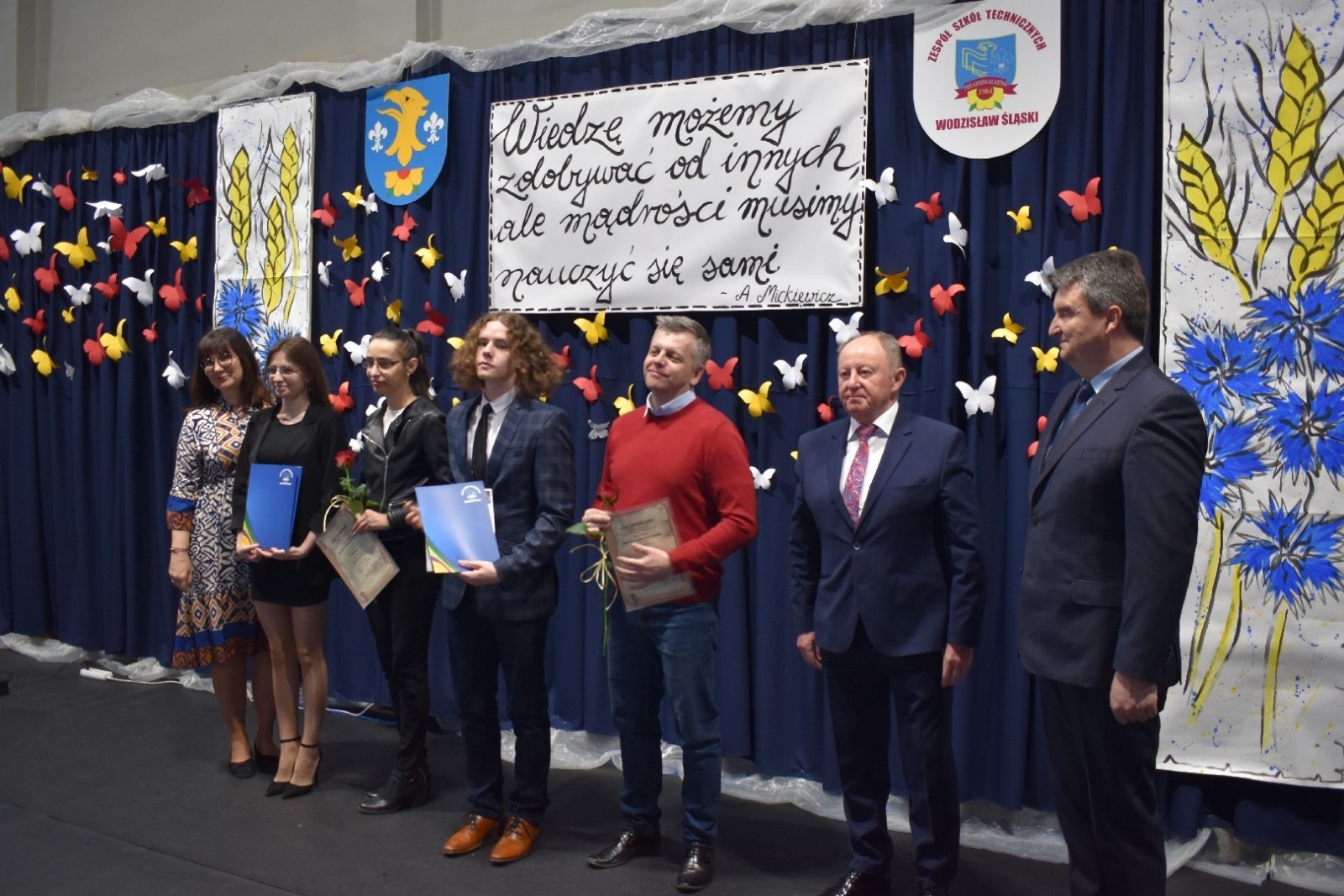 Zdjęcie w galerii na portalu naszwodzislaw.com: Wodzisławscy maturzyści odebrali świadectwa [FOTO] wiadomości z regionu