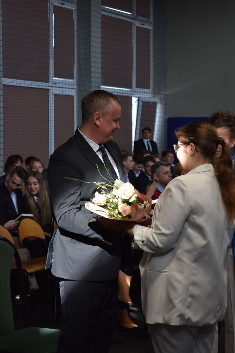 Zdjęcie w galerii na portalu naszwodzislaw.com: Wodzisławscy maturzyści odebrali świadectwa [FOTO] wiadomości z regionu