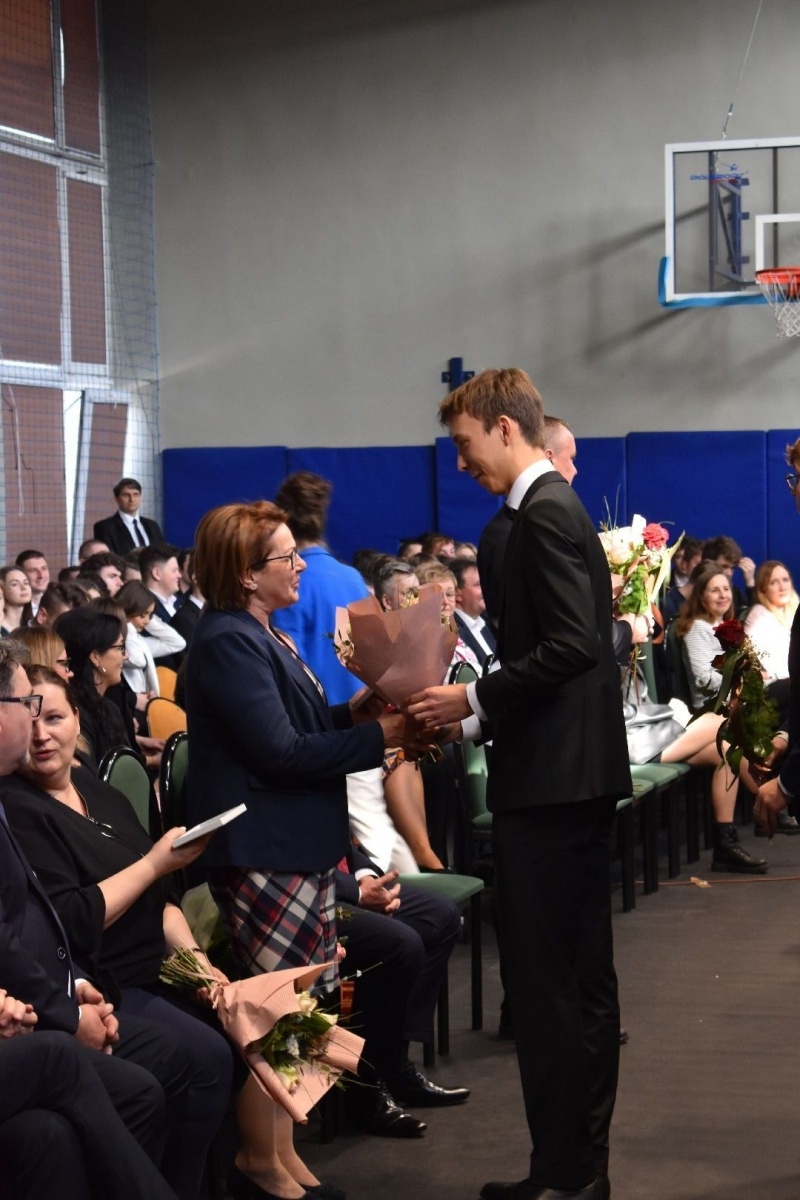 Zdjęcie w galerii na portalu naszwodzislaw.com: Wodzisławscy maturzyści odebrali świadectwa [FOTO] wiadomości z regionu