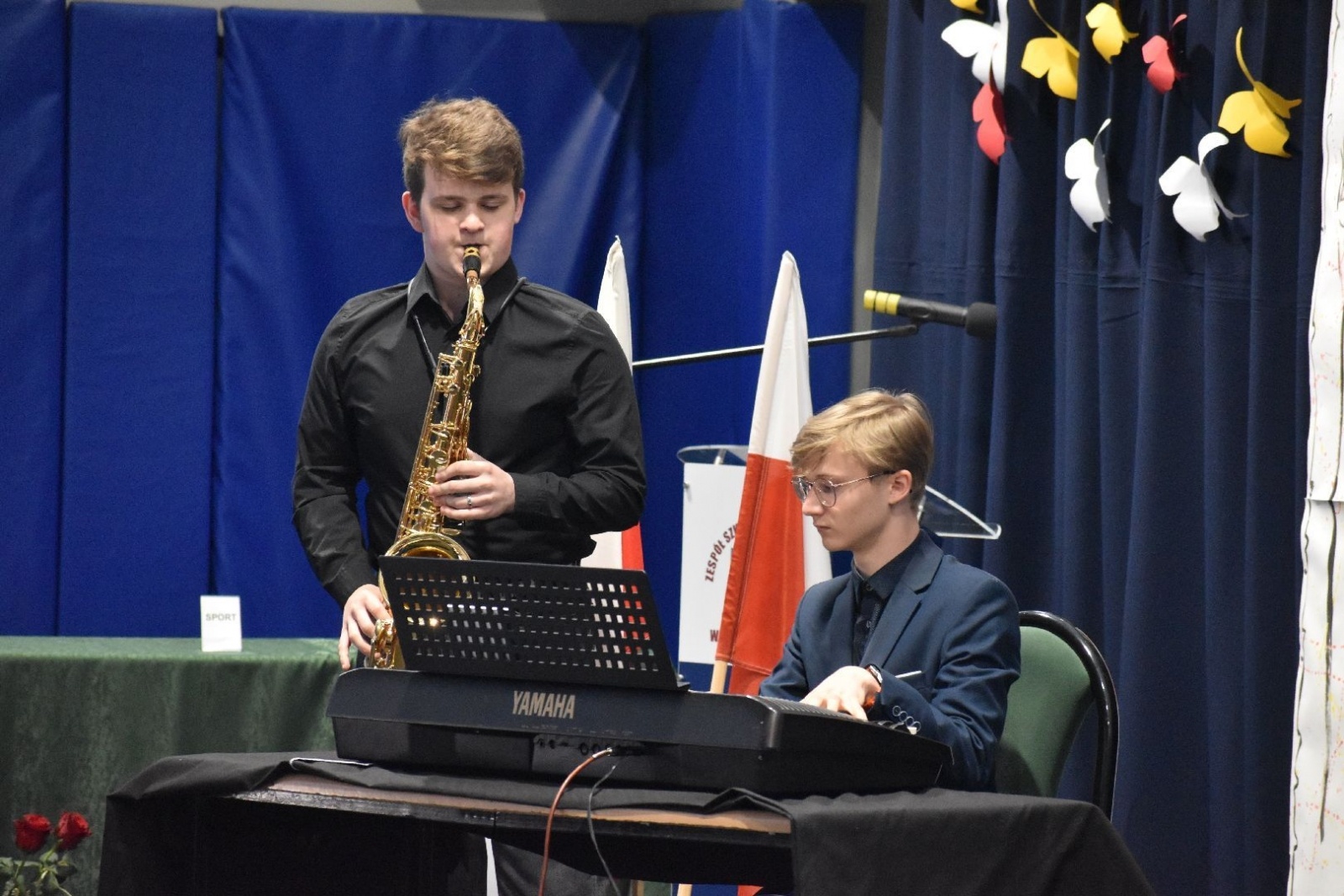 Zdjęcie w galerii na portalu naszwodzislaw.com: Wodzisławscy maturzyści odebrali świadectwa [FOTO] wiadomości z regionu