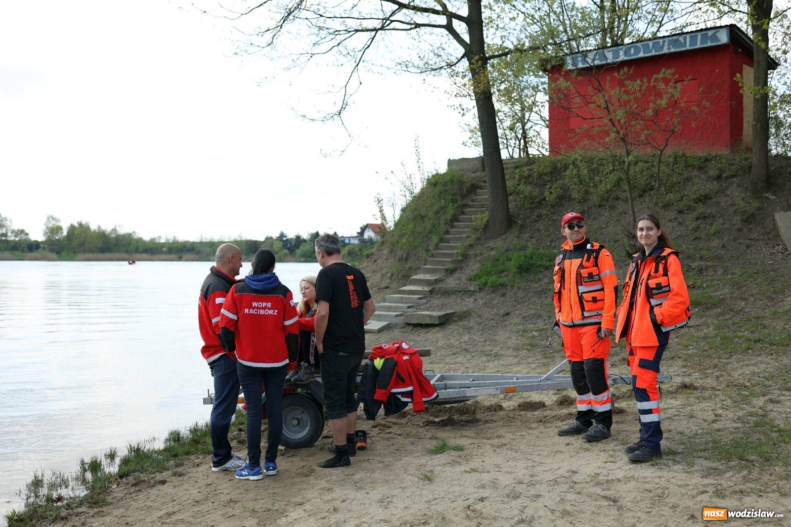 Zdjęcie w galerii na portalu naszwodzislaw.com: Petrol Beach w Bukowie. Dwudniowe święto dla fanów motoryzacji [FOTO] wiadomości z regionu