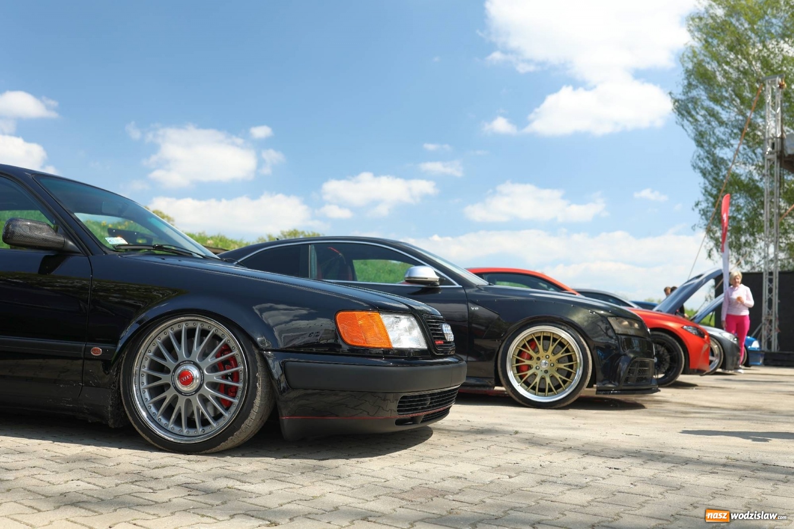 Zdjęcie w galerii na portalu naszwodzislaw.com: Petrol Beach w Bukowie. Dwudniowe święto dla fanów motoryzacji [FOTO] wiadomości z regionu