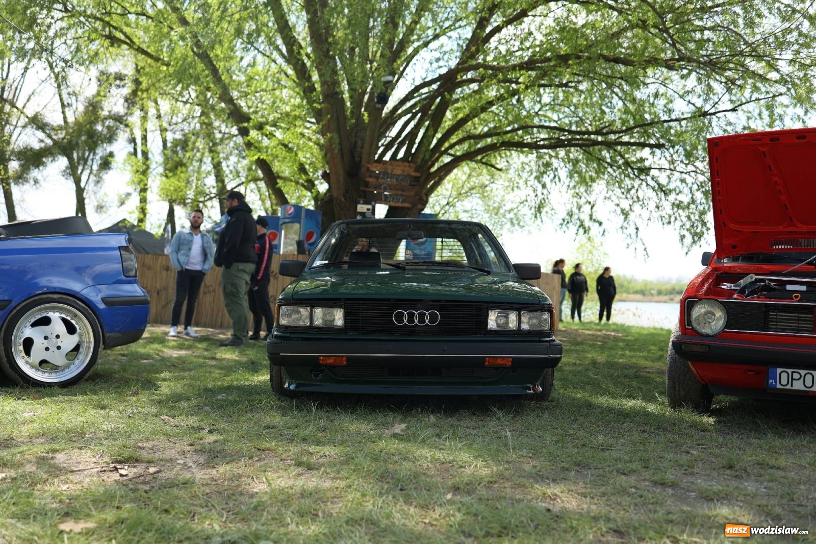 Zdjęcie w galerii na portalu naszwodzislaw.com: Petrol Beach w Bukowie. Dwudniowe święto dla fanów motoryzacji [FOTO] wiadomości z regionu