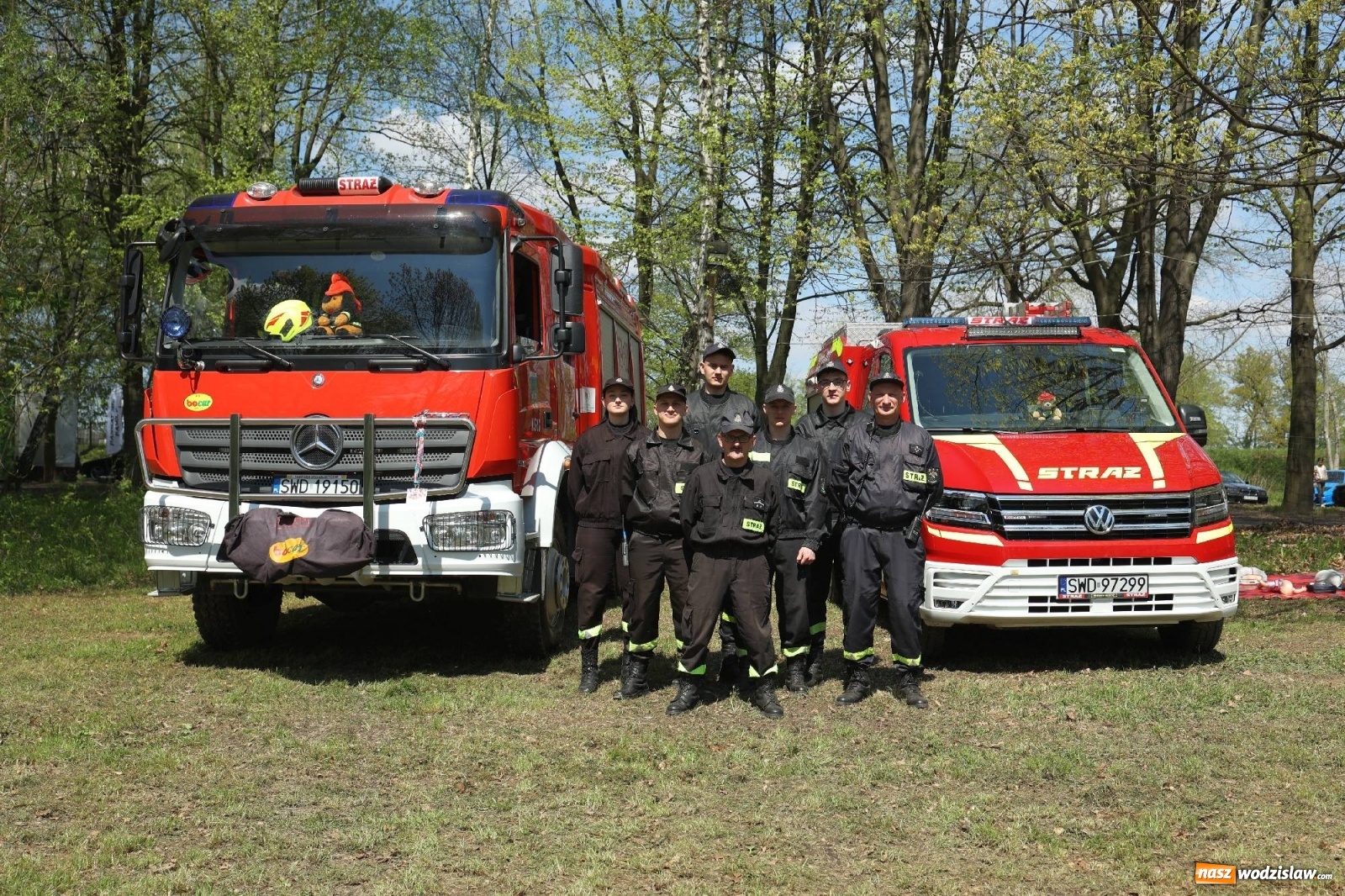 Zdjęcie w galerii na portalu naszwodzislaw.com: Petrol Beach w Bukowie. Dwudniowe święto dla fanów motoryzacji [FOTO] wiadomości z regionu