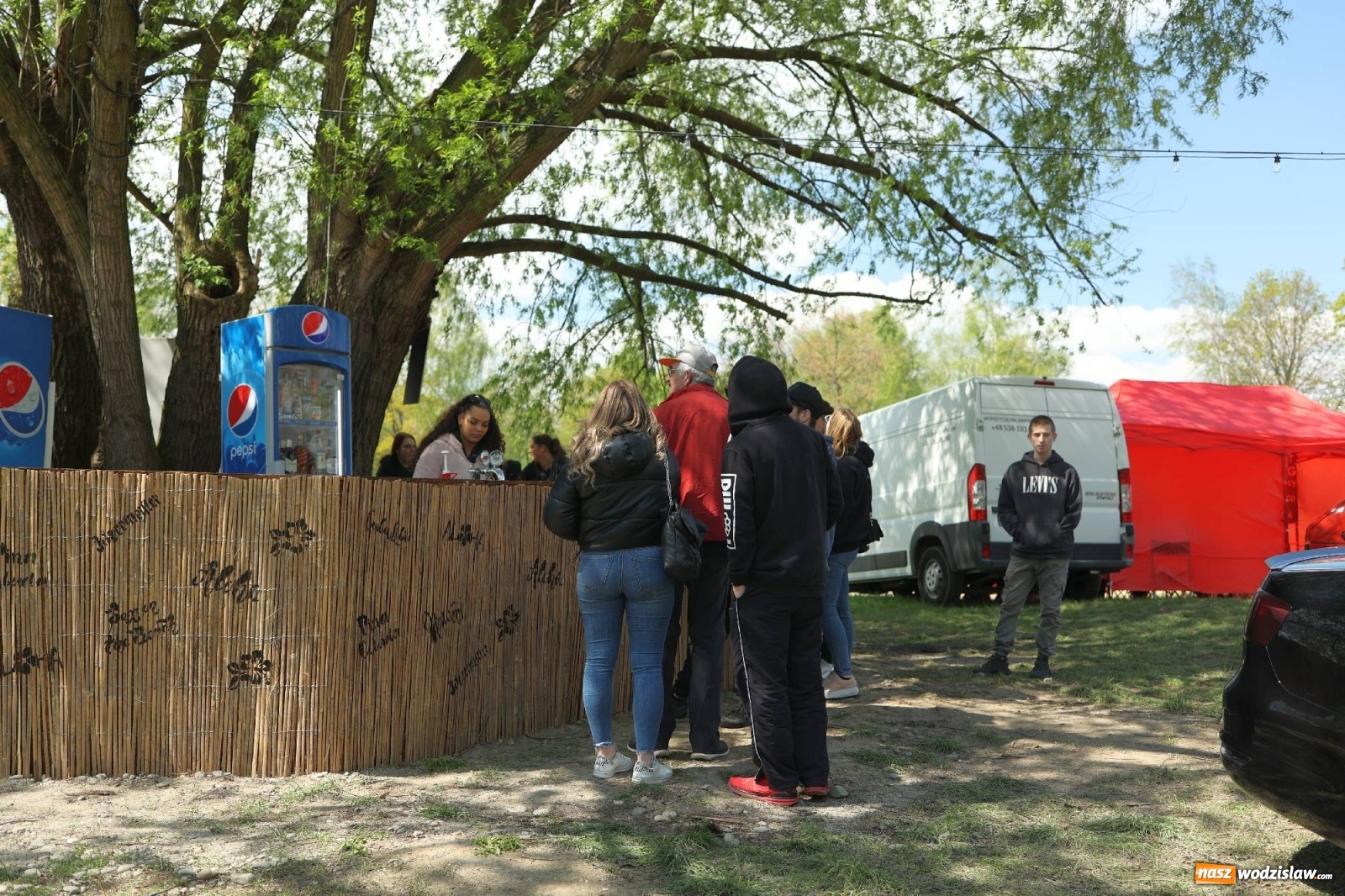Zdjęcie w galerii na portalu naszwodzislaw.com: Petrol Beach w Bukowie. Dwudniowe święto dla fanów motoryzacji [FOTO] wiadomości z regionu