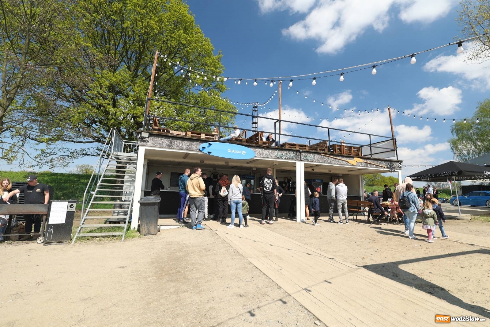 Zdjęcie w galerii na portalu naszwodzislaw.com: Petrol Beach w Bukowie. Dwudniowe święto dla fanów motoryzacji [FOTO] wiadomości z regionu