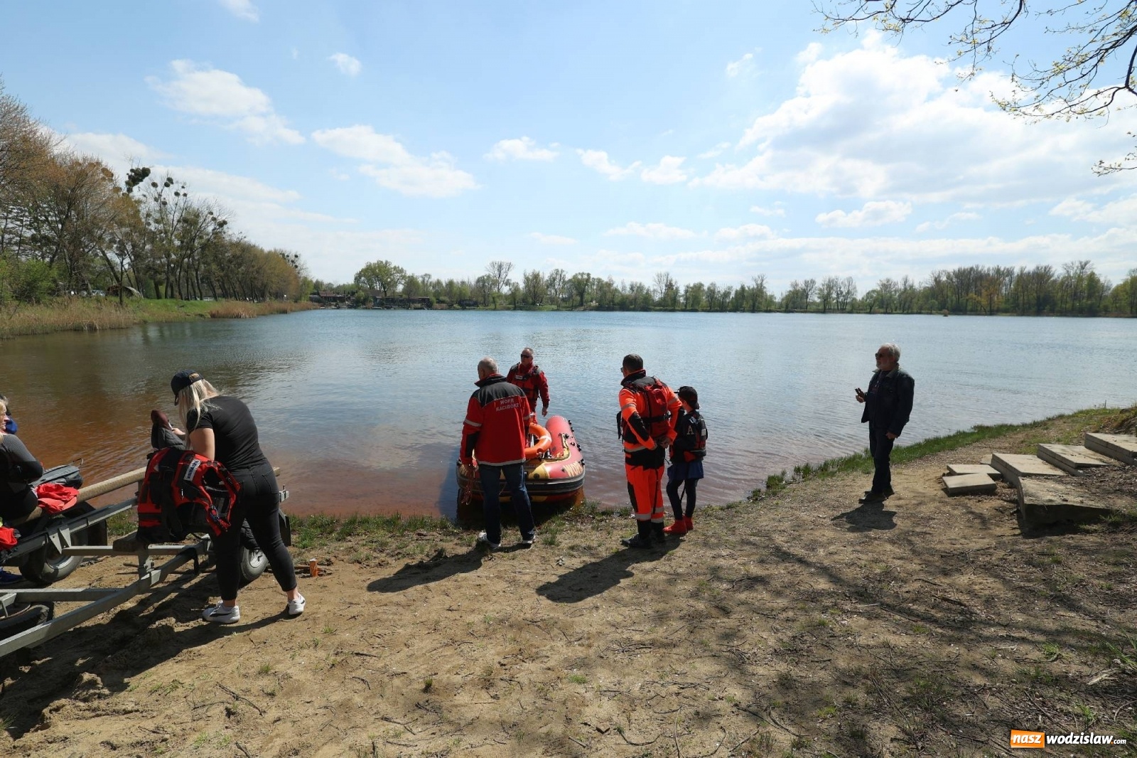 Zdjęcie w galerii na portalu naszwodzislaw.com: Petrol Beach w Bukowie. Dwudniowe święto dla fanów motoryzacji [FOTO] wiadomości z regionu