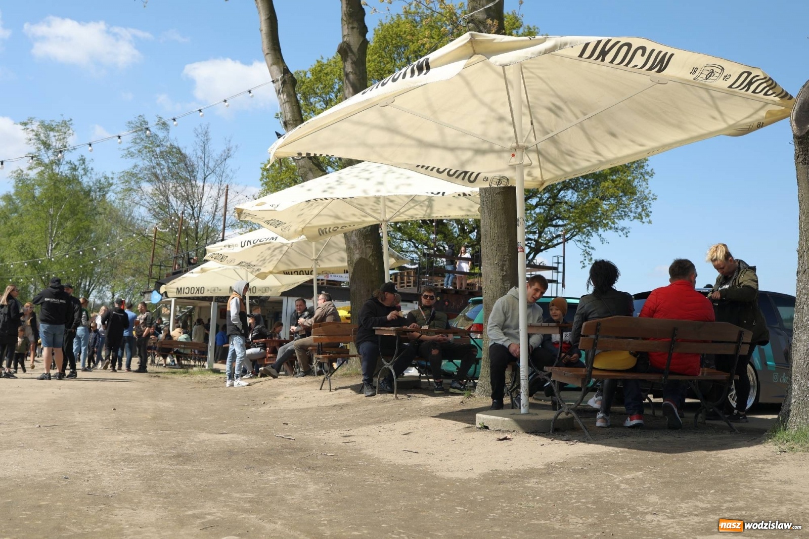 Zdjęcie w galerii na portalu naszwodzislaw.com: Petrol Beach w Bukowie. Dwudniowe święto dla fanów motoryzacji [FOTO] wiadomości z regionu