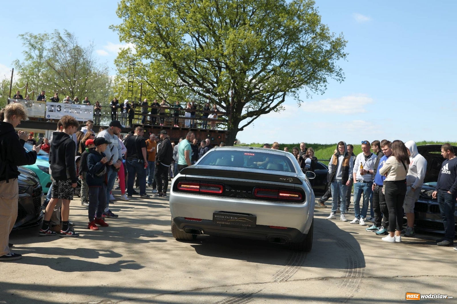 Zdjęcie w galerii na portalu naszwodzislaw.com: Petrol Beach w Bukowie. Dwudniowe święto dla fanów motoryzacji [FOTO] wiadomości z regionu