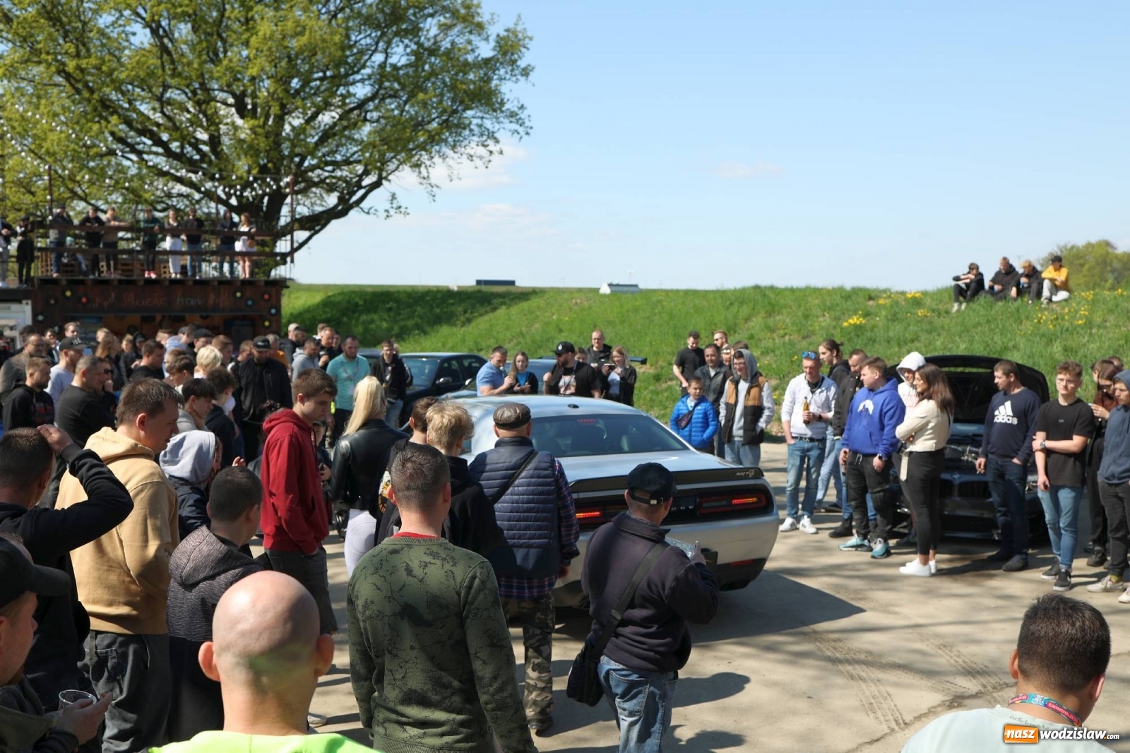 Zdjęcie w galerii na portalu naszwodzislaw.com: Petrol Beach w Bukowie. Dwudniowe święto dla fanów motoryzacji [FOTO] wiadomości z regionu