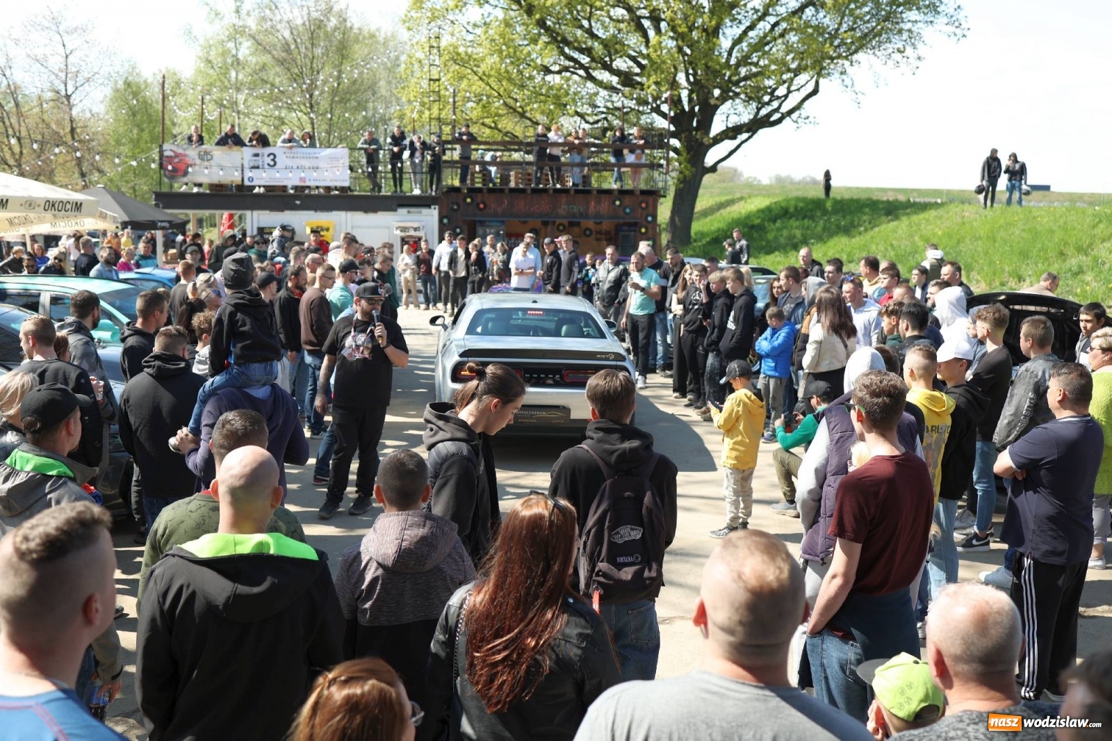 Zdjęcie w galerii na portalu naszwodzislaw.com: Petrol Beach w Bukowie. Dwudniowe święto dla fanów motoryzacji [FOTO] wiadomości z regionu