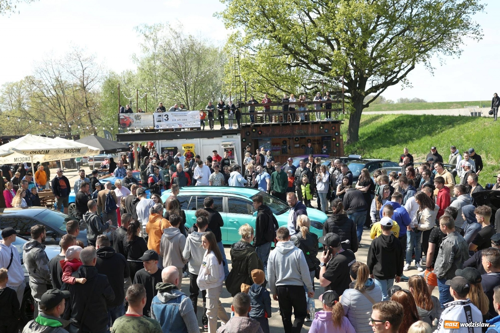 Zdjęcie w galerii na portalu naszwodzislaw.com: Petrol Beach w Bukowie. Dwudniowe święto dla fanów motoryzacji [FOTO] wiadomości z regionu