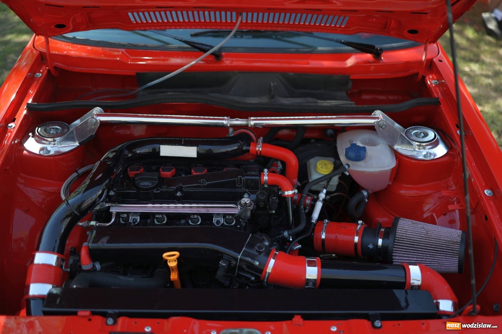 Zdjęcie w galerii na portalu naszwodzislaw.com: Petrol Beach w Bukowie. Dwudniowe święto dla fanów motoryzacji [FOTO] wiadomości z regionu