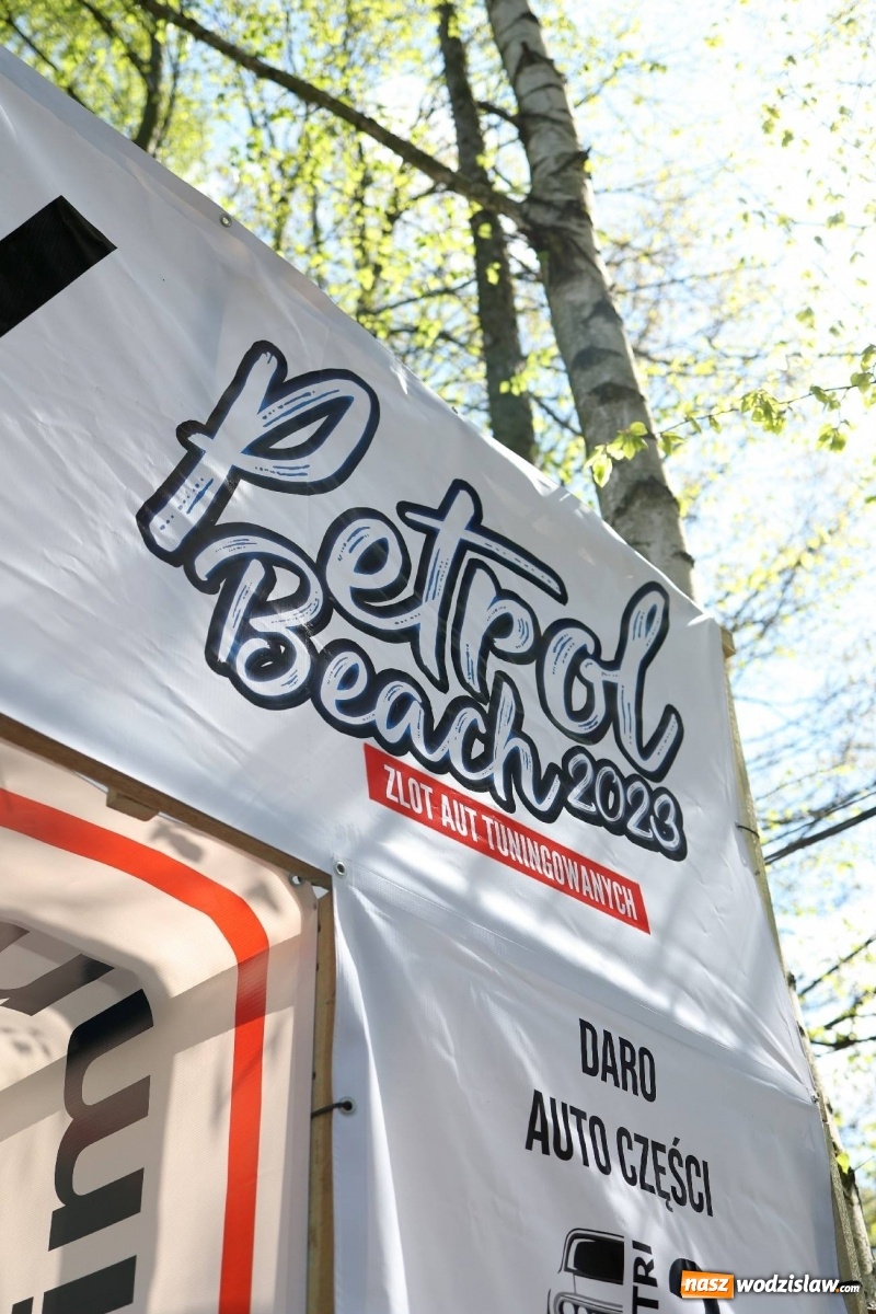 Zdjęcie w galerii na portalu naszwodzislaw.com: Petrol Beach w Bukowie. Dwudniowe święto dla fanów motoryzacji [FOTO] wiadomości z regionu