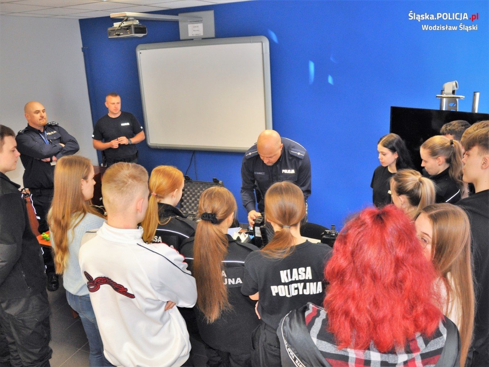 Zdjęcie w galerii na portalu naszwodzislaw.com: Dzień otwarty w wodzisławskiej komendzie policji wiadomości z regionu