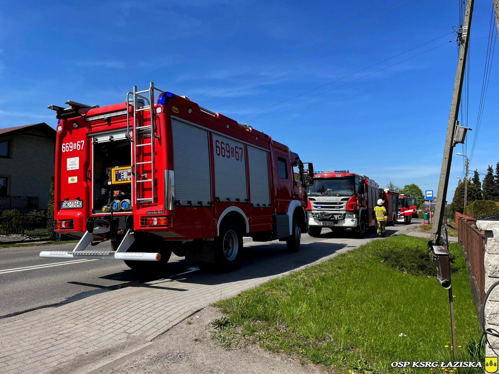 Zdjęcie w galerii na portalu naszwodzislaw.com: Pożar poddasza w Skrzyszowie. Właściciele wyręczyli strażaków wiadomości z regionu