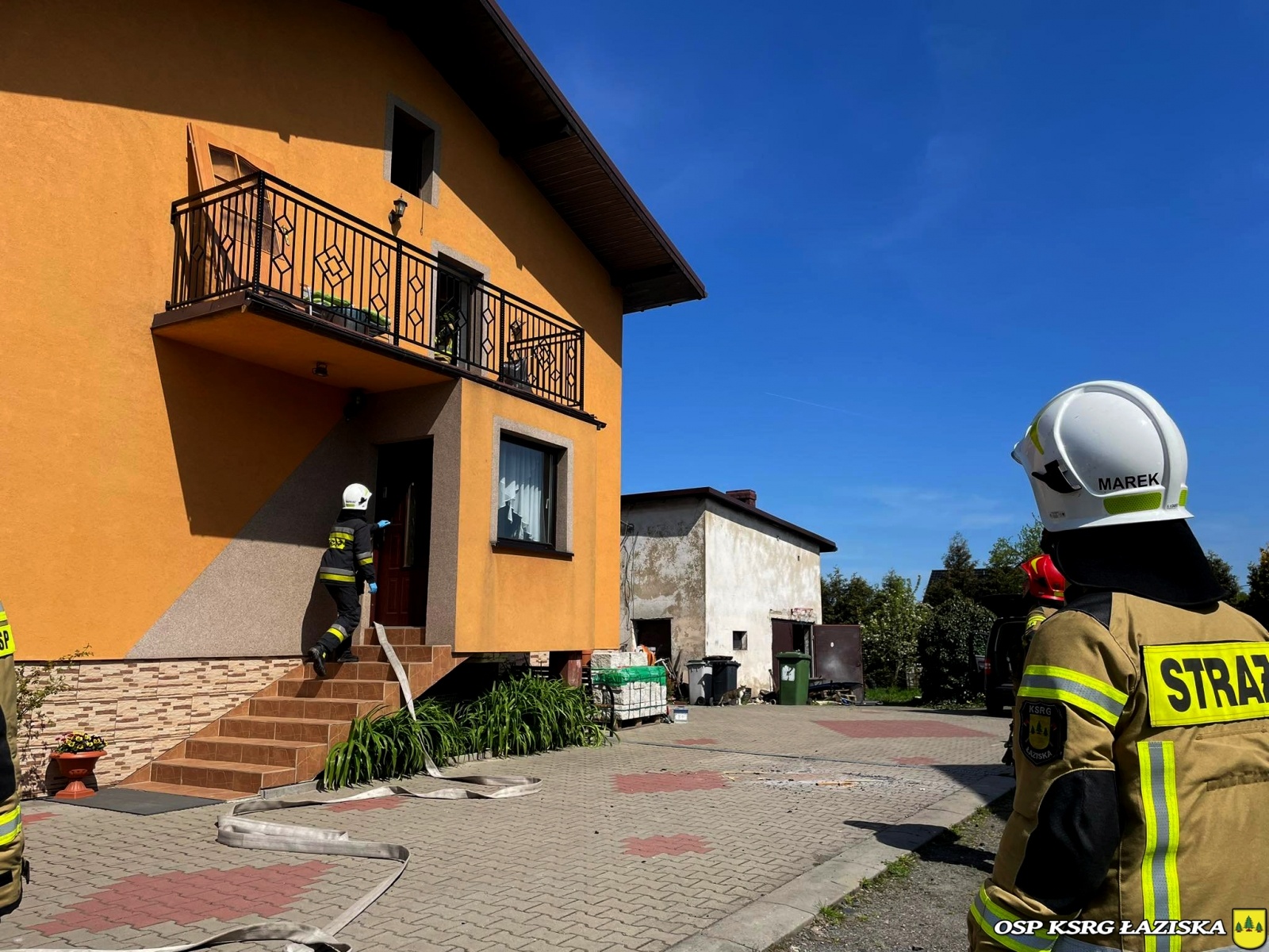 Zdjęcie w galerii na portalu naszwodzislaw.com: Pożar poddasza w Skrzyszowie. Właściciele wyręczyli strażaków wiadomości z regionu