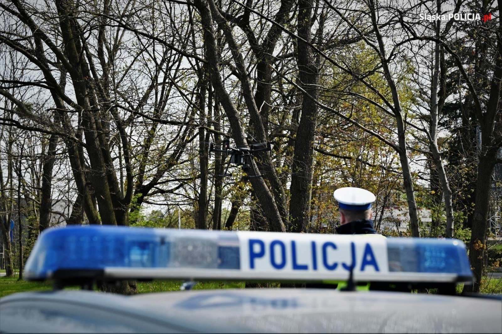 Zdjęcie w galerii na portalu naszwodzislaw.com: Policjanci z kierowcą rajdowym ostrzegali przed brawurą wiadomości z regionu