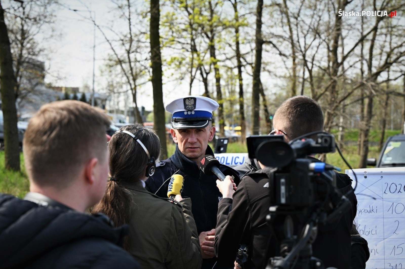 Zdjęcie w galerii na portalu naszwodzislaw.com: Policjanci z kierowcą rajdowym ostrzegali przed brawurą wiadomości z regionu