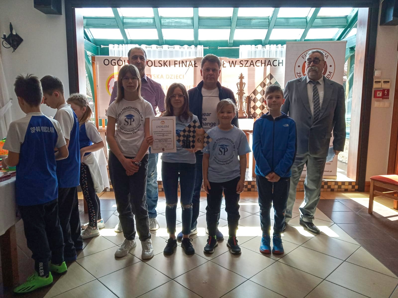 Zdjęcie w galerii na portalu naszwodzislaw.com: Brązowy medal drużyny szachowej Szkoły Podstawowej nr 1 w finale Szkolnych Mistrzostw Polski wiadomości z regionu