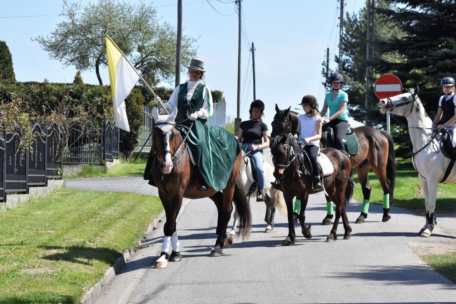 Zdjęcie w galerii na portalu naszwodzislaw.com: Sezon jeździecki w Godowie rozpoczęty [FOTO] wiadomości z regionu