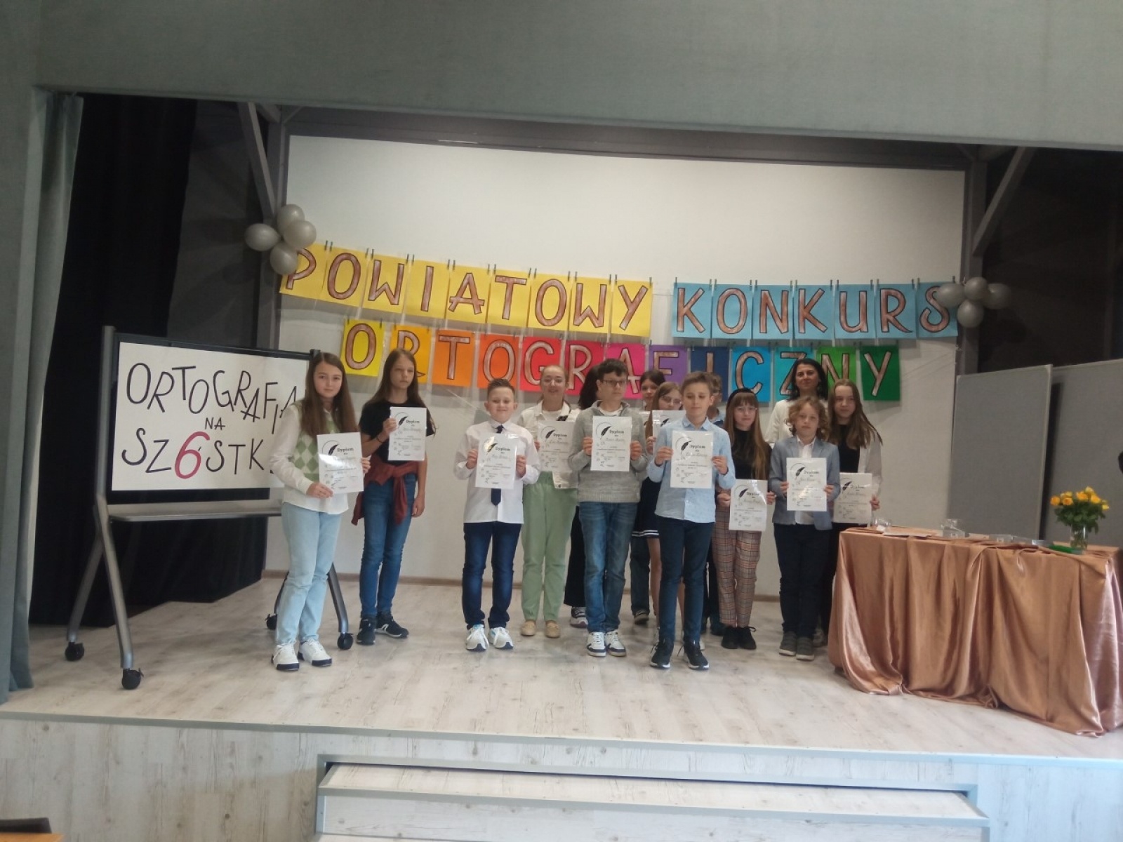 Zdjęcie w galerii na portalu naszwodzislaw.com: Powiatowy konkurs ortograficzny za nami wiadomości z regionu