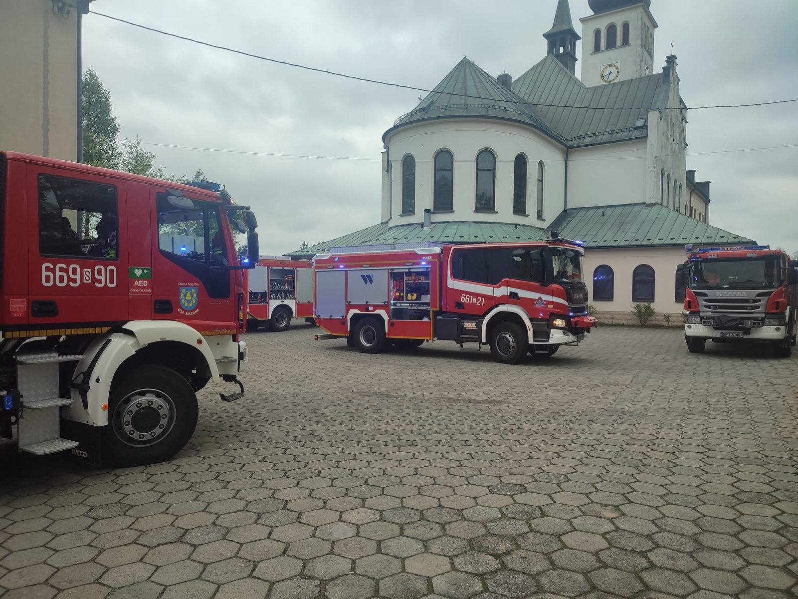 Zdjęcie w galerii na portalu naszwodzislaw.com: Pożar zakrystii kościoła w Połomi  wiadomości z regionu