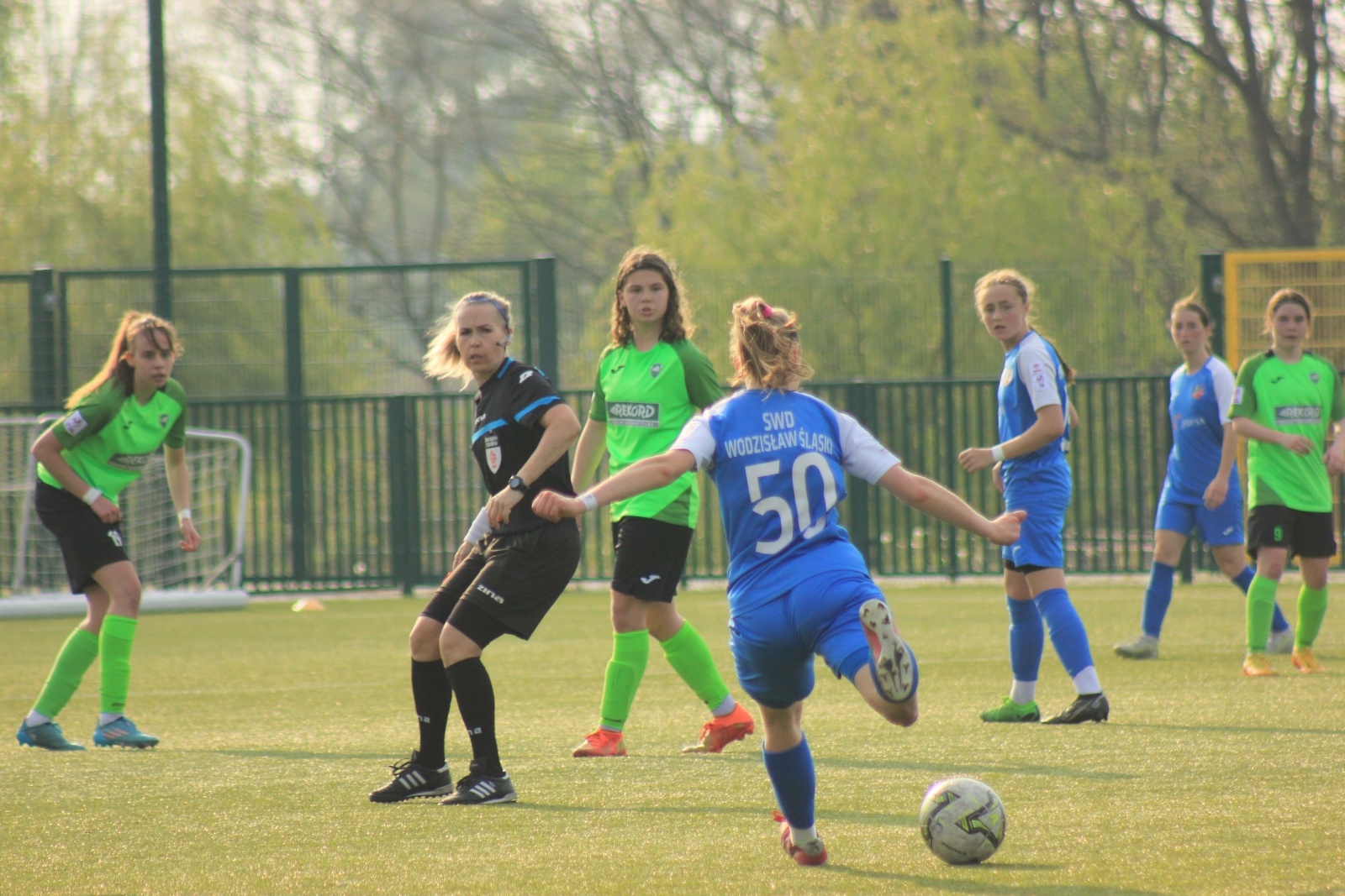 Zdjęcie w galerii na portalu naszwodzislaw.com: Podział punktów w starciu SWD Wodzisław i Rekordu Bielsko-Biała wiadomości z regionu