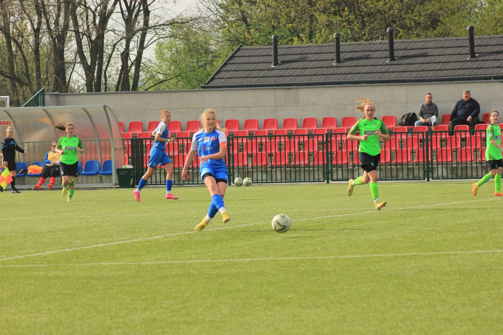 Zdjęcie w galerii na portalu naszwodzislaw.com: Podział punktów w starciu SWD Wodzisław i Rekordu Bielsko-Biała wiadomości z regionu