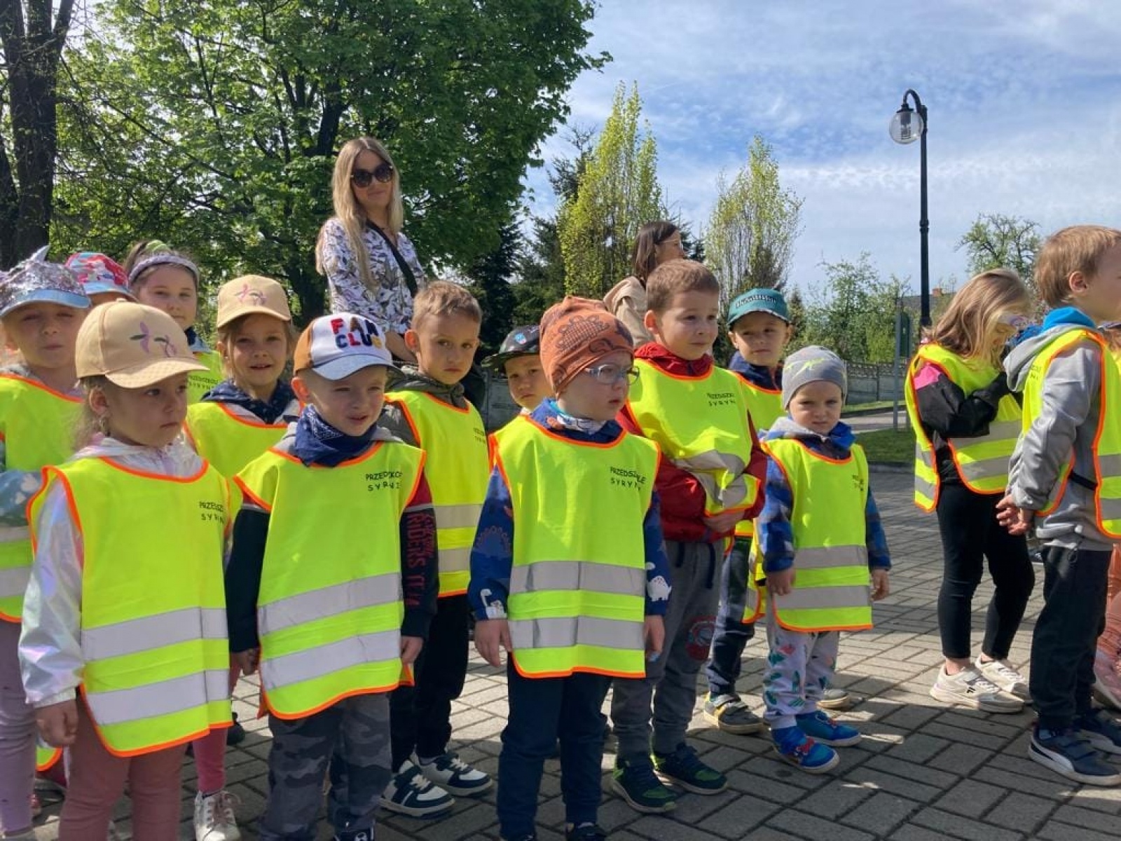 Zdjęcie w galerii na portalu naszwodzislaw.com: Wizyta pełna atrakcji. Przedszkolaki odwiedziły strażaków z Syryni wiadomości z regionu