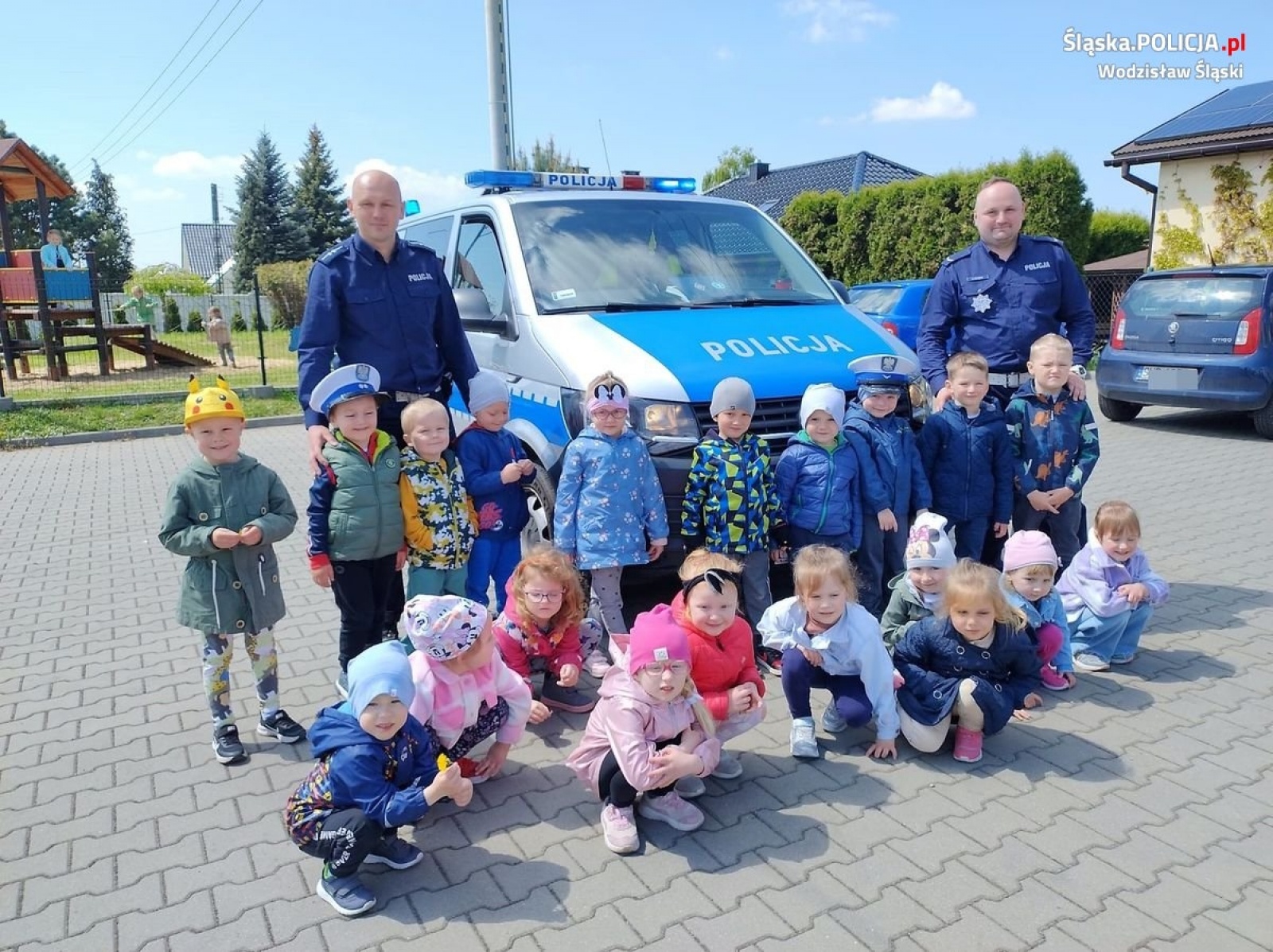 Zdjęcie w galerii na portalu naszwodzislaw.com: Mundurowi z wizytą u najmłodszych w Lubomi wiadomości z regionu